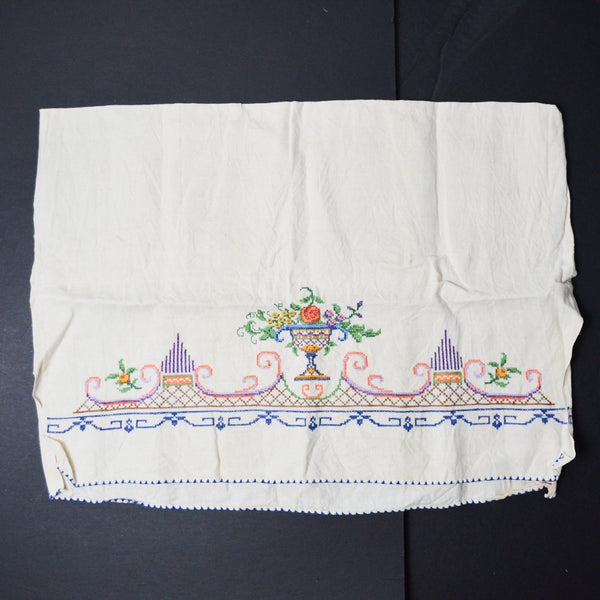 Embroidered Linen - 32" x 40"