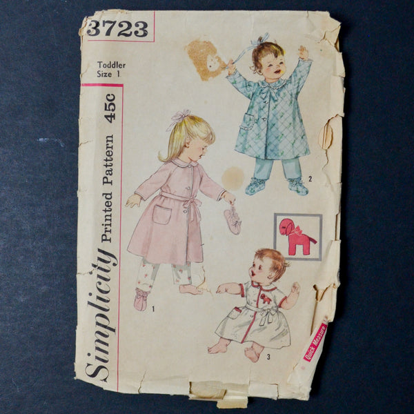 Simplicity 3723 Toddler's Robe and Bootees Sewing Pattern - Size 1