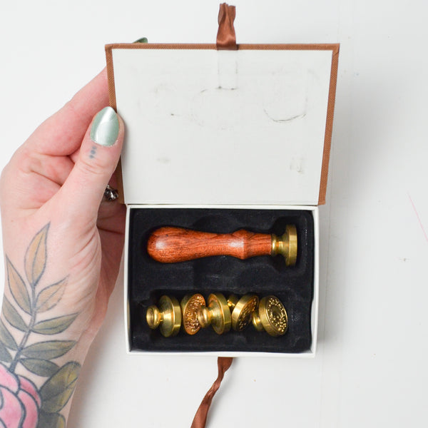 Wax Seal with Interchangeable Heads