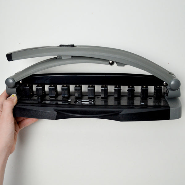 Staples Arc Desktop Paper Punch